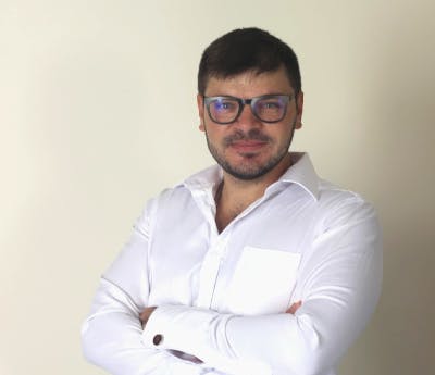 Simon Papazov: A Leading Figure in Cyprus's mobile apps and web-development Industry